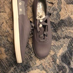 New Taylor Swift sneaky cat Keds shoes